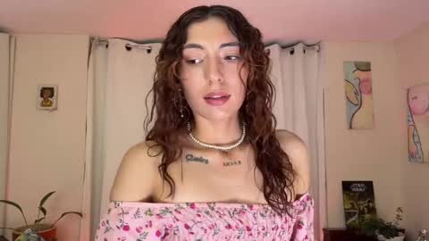 Snapshot of lilithrose_b chatting on 05-20-26, 04:07 Lele online show from 05-20-26, 04:07