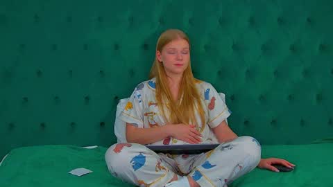 lilitrosen online show from 09-15-25, 06:08