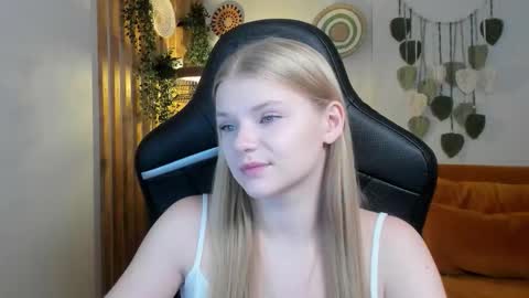 lilitrosen online show from 10-10-25, 05:12