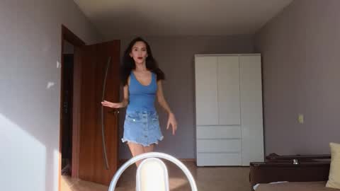 Lillian online show from 10-05-25, 05:17