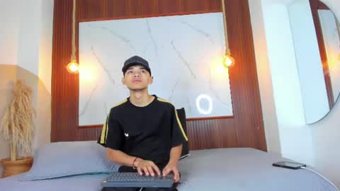 Snapshot of lillian_lee1 chatting on 06-21-26, 06:32 lillian_lee1 online show from 06-21-26, 06:32