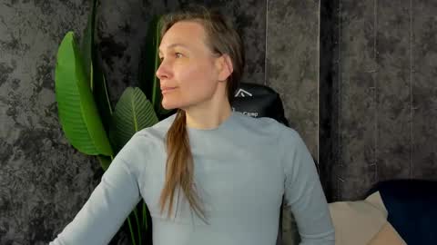 lillian_white1 online show from 05-04-26, 12:50