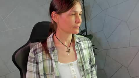 lillian_white1 online show from 05-08-26, 09:03