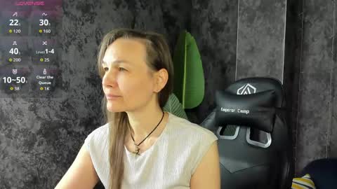 lillian_white1 online show from 05-11-26, 01:00