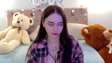 Snapshot of lilliana_moon chatting on 02-18-26, 11:06 lilliana_moon online show from 02-18-26, 11:06