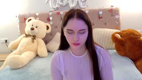 Snapshot of lilliana_moon chatting on 02-19-26, 11:39 lilliana_moon online show from 02-19-26, 11:39