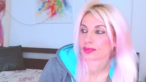 Snapshot of lillianasara chatting on 01-14-25, 02:50 Lara online show from 01-14-25, 02:50