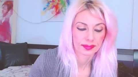 Snapshot of lillianasara chatting on 01-17-25, 07:49 Lara online show from 01-17-25, 07:49