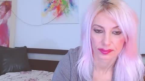 Snapshot of lillianasara chatting on 01-18-25, 01:19 Lara online show from 01-18-25, 01:19