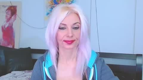 Snapshot of lillianasara chatting on 01-23-25, 03:16 Lara online show from 01-23-25, 03:16
