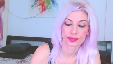 Snapshot of lillianasara chatting on 01-29-25, 12:33 Lara online show from 01-29-25, 12:33