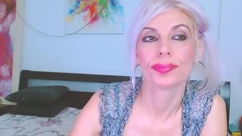 Snapshot of lillianasara chatting on 01-30-25, 08:53 Lara online show from 01-30-25, 08:53
