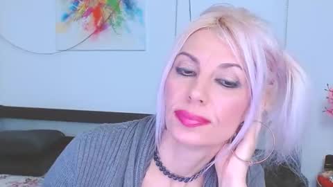 Snapshot of lillianasara chatting on 02-07-25, 02:08 Lara online show from 02-07-25, 02:08