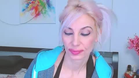 Snapshot of lillianasara chatting on 02-08-25, 07:37 Lara online show from 02-08-25, 07:37