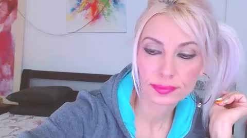 Snapshot of lillianasara chatting on 02-10-25, 11:55 Lara online show from 02-10-25, 11:55