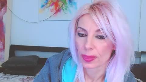 Snapshot of lillianasara chatting on 02-14-25, 03:11 Lara online show from 02-14-25, 03:11