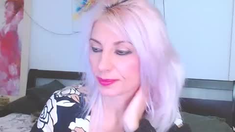 Snapshot of lillianasara chatting on 02-17-25, 08:15 Lara online show from 02-17-25, 08:15
