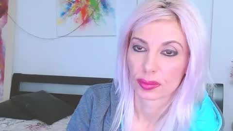 Snapshot of lillianasara chatting on 02-19-25, 02:55 Lara online show from 02-19-25, 02:55