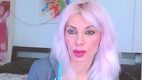 Snapshot of lillianasara chatting on 02-19-25, 08:31 Lara online show from 02-19-25, 08:31