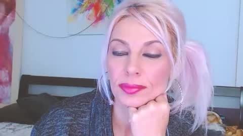 Snapshot of lillianasara chatting on 02-23-25, 08:11 Lara online show from 02-23-25, 08:11