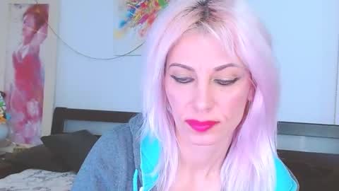 Snapshot of lillianasara chatting on 03-03-25, 11:24 Lara online show from 03-03-25, 11:24