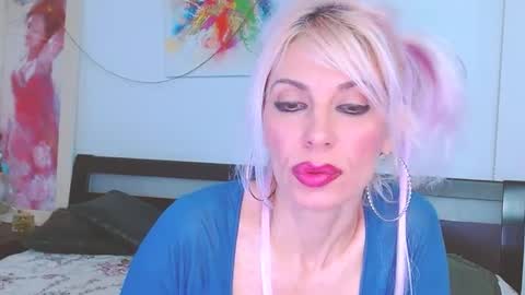 Snapshot of lillianasara chatting on 03-07-25, 07:38 Lara online show from 03-07-25, 07:38