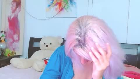 Lara online show from 10-28-25, 10:12