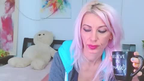 Lara online show from 12-01-25, 11:32