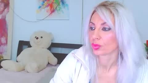 Snapshot of lillianasara chatting on 02-14-26, 07:21 Lara online show from 02-14-26, 07:21