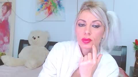 Snapshot of lillianasara chatting on 02-17-26, 12:29 Lara online show from 02-17-26, 12:29