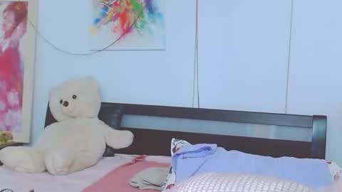 Snapshot of lillianasara chatting on 02-20-26, 01:02 Lara online show from 02-20-26, 01:02