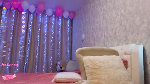 Snapshot of lilliasweety chatting on 12-15-24, 03:56 Lara Angel online show from 12-15-24, 03:56