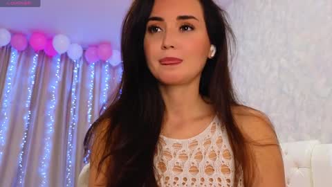Snapshot of lilliasweety chatting on 12-17-24, 03:06 Lara Angel online show from 12-17-24, 03:06