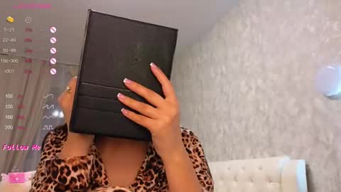 Snapshot of lilliasweety chatting on 03-10-25, 12:48 Lara Angel online show from 03-10-25, 12:48
