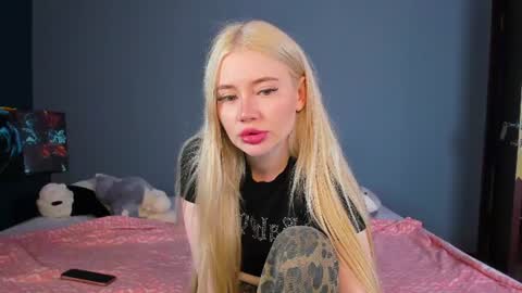 lillie_berry online show from 06-24-26, 04:55