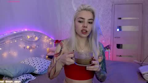 LilliMoore online show from 09-27-25, 11:54