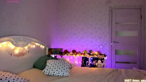 LilliMoore online show from 05-11-26, 12:16