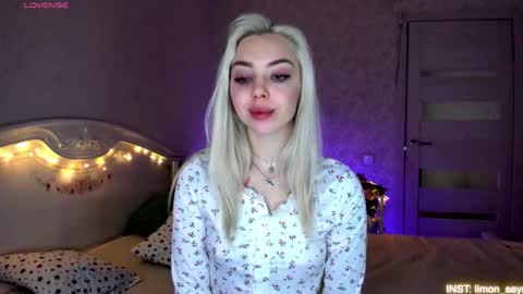 LilliMoore online show from 05-13-26, 11:44
