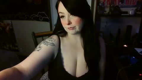 Snapshot of lillithdom chatting on 10-22-25, 12:38 Lillith Blackk  online show from 10-22-25, 12:38
