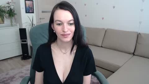 Snapshot of lilliyves chatting on 06-15-26, 04:09 lilliyves online show from 06-15-26, 04:09