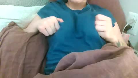 Snapshot of lilly49547 chatting on 02-25-26, 05:17 Lilly online show from 02-25-26, 05:17