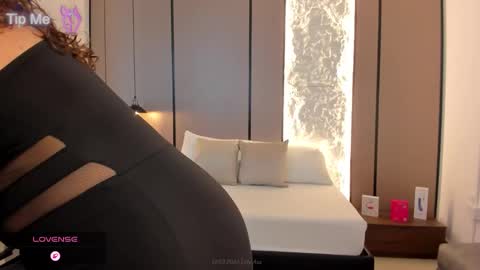 L I L L Y online show from 03-19-26, 12:31