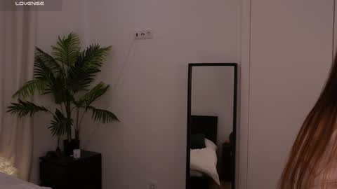 Lilly Colins online show from 01-16-25, 02:51