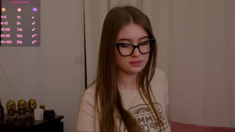 Lilly Colins online show from 02-09-25, 08:24