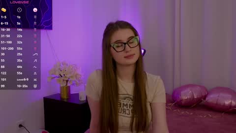 Lilly Colins online show from 02-23-25, 06:45