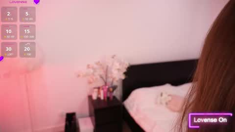 Lilly Colins online show from 09-25-25, 05:49