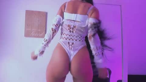 Sweety Lilly Love  online show from 11-07-25, 03:34