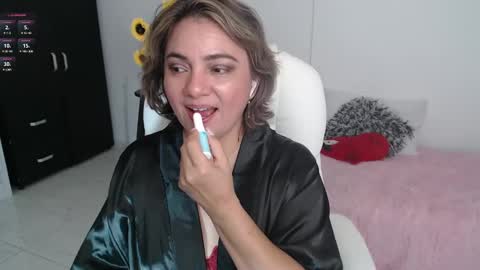 Snapshot of lilly_milf chatting on 02-22-25, 02:52 Lilly online show from 02-22-25, 02:52