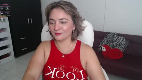 Snapshot of lilly_milf chatting on 02-23-25, 02:46 Lilly online show from 02-23-25, 02:46