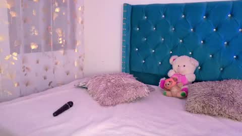 Lilly Peach online show from 05-07-26, 04:07